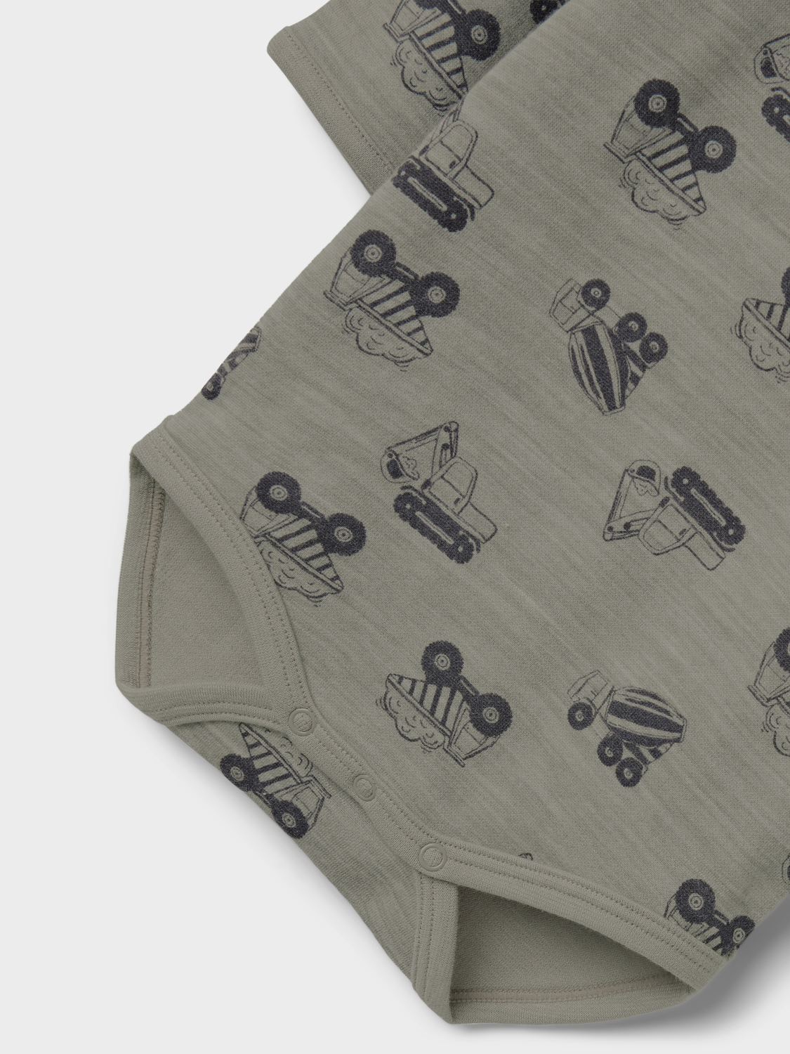 model_shot-front_full